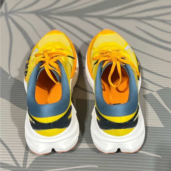 Hoka Mafate X Trail Running with Maximalist Cushioning. Yellow/Orange - Picture 4 of 4